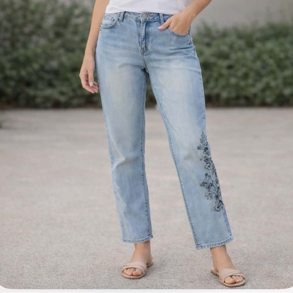 Chico's Denim - CHICOS Light Blue Ankle Jeans with Floral Embroidered Leg Detail Size 6